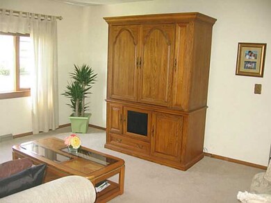 1410 Cranwood Dr, Columbus, OH 43229 - photo 3