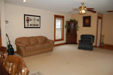 37 Mitchell St, Mechanic Falls, ME 04256 - photo 3