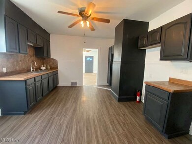 13616 Sprecher Ave, Cleveland, OH 44135 - photo 4