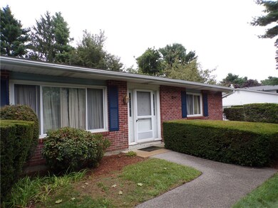 142 Edaville Ct, Warwick, RI 02886 - photo 2