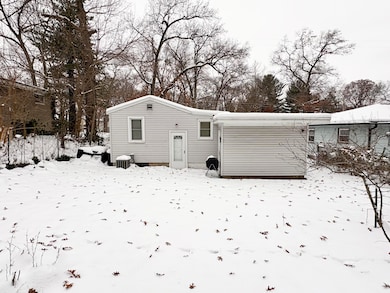 942 Oakcrest St SW, Wyoming, MI 49509 - photo 3