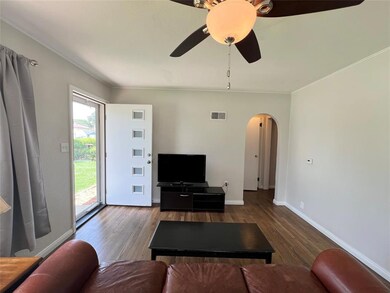 314 E 14th St N, Newton, IA 50208 - photo 4