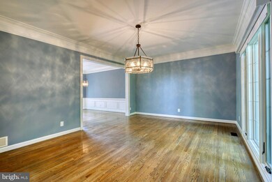 11905 Champion Lake Ct, Herndon, VA 20170 - photo 6