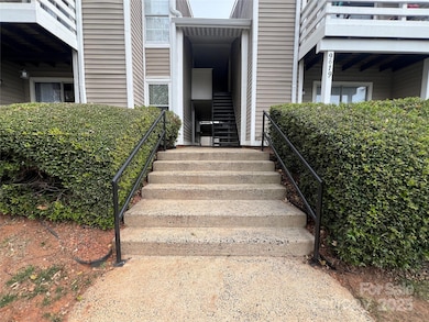 9619 Vinca Cir unit D, Charlotte, NC 28213 - photo 2