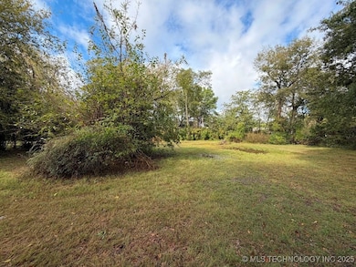 1223 E 7th St, Okmulgee, OK 74447 - photo 3