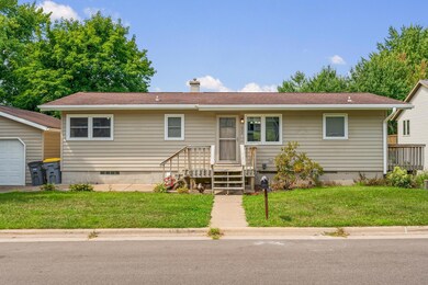 908 Spruce Dr, La Crescent, MN 55947 - photo 3