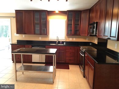 8907 Jameson St, Lorton, VA 22079 - photo 3