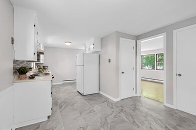 27 Delmore St, Springfield, MA 01109 - photo 7