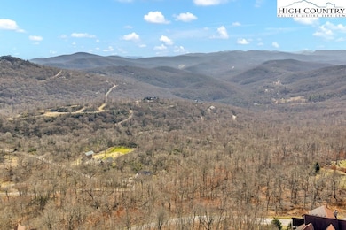 210 Cloud Spring Dr, Sugar Mountain, NC 28604 - photo 2