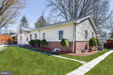 12301 Bluhill Rd, Silver Spring, MD 20902 - photo 2