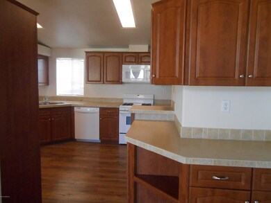 205 W Eleanor Rd, Paulden, AZ 86334 - photo 5