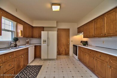 304 Blue Shutters Rd, Roaring Brook Township, PA 18444 - photo 6