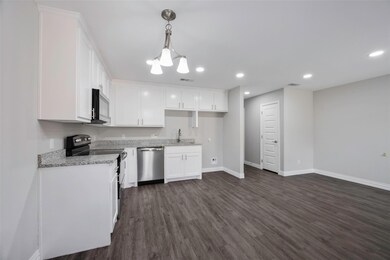 907 W Collins St, Denison, TX 75020 - photo 6