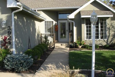 3924 SW Stonybrook Dr, Topeka, KS 66610 - photo 2