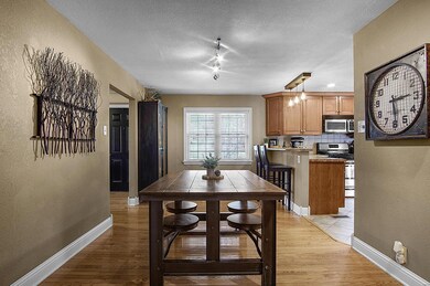 108 E Country Ln, Collinsville, IL 62234 - photo 6