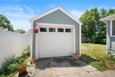 40 Elmcroft Ave, Providence, RI 02908 - photo 2