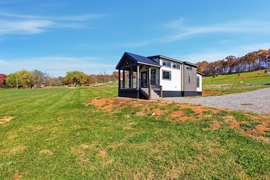 527 Saunders Rd, Franklin, NC 28734 - photo 3