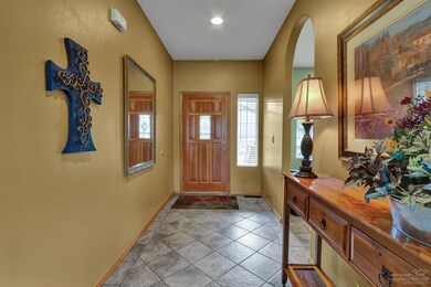 3685 SW Hillcrest Ct, Redmond, OR 97756 - photo 2