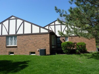2225 Radcliff Cir SE unit 85, Grand Rapids, MI 49546 - photo 2