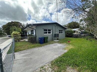 402 SW 8th St unit 2, Hallandale Beach, FL 33009 - photo 4