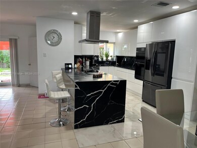 1014 W 68th St, Hialeah, FL 33014 - photo 4