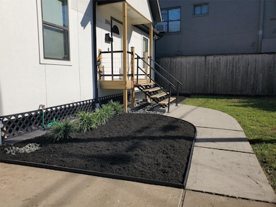 1904 Davis St, Houston, TX 77026 - photo 2
