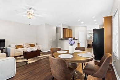 2462 Suwanee Pointe Dr, Lawrenceville, GA 30043 - photo 3