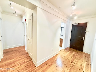 4AA19F77-008F-42EF-BC2E-7B3A1C1D7DDB_1_2