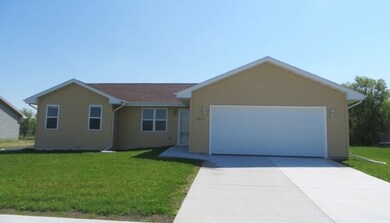 2517 S Terrace St, Janesville, WI 53546 - photo 2