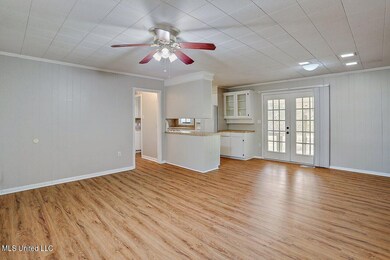 810 E Leake St 7