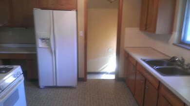 4064 Mayflower Blvd, Columbus, OH 43213 - photo 2