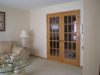 1823 Cambridge Dr, Carpentersville, IL 60110 - photo 3