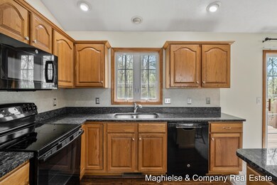 306 Willow Run Dr, Wayland, MI 49348 - photo 6