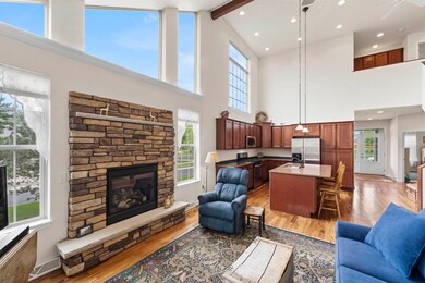 5233 Teaberry Ln unit 2, Fitchburg, WI 53711 - photo 4