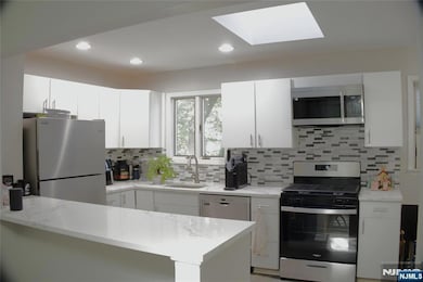 471 Ryders Ln, East Brunswick, NJ 08816 - photo 3