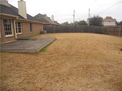 Large Back Yard For Gatherings