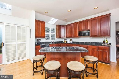 8701 Marburg Manor Dr, Lutherville Timonium, MD 21093 - photo 4