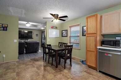 616 Baldknobber St-17