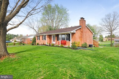 13907 Long Ridge Dr, Hagerstown, MD 21742 - photo 3