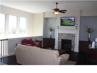 Open concept floorplan - living room open to kitch