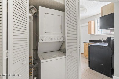 319 1st Ave N (8).jpg-SMALL