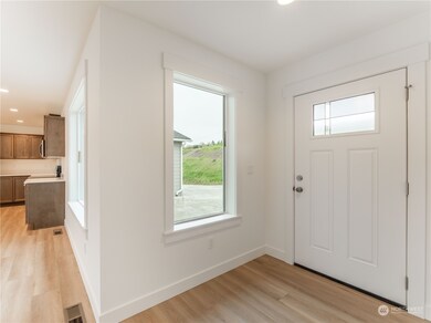 2354 S Skyline Ln, East Wenatchee, WA 98802 - photo 5