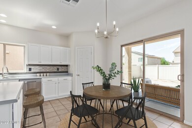 7_Informal dining