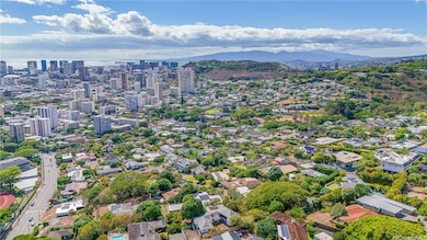 Easy access to all of Honolulu