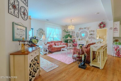 289 Carr Gap Rd, Speedwell, TN 37870 - photo 4