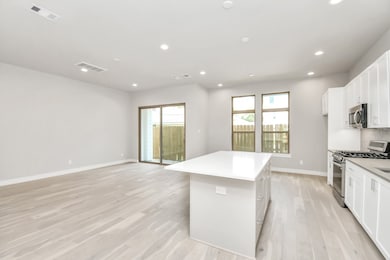 540 Janisch Rd unit E, Houston, TX 77018 - photo 7