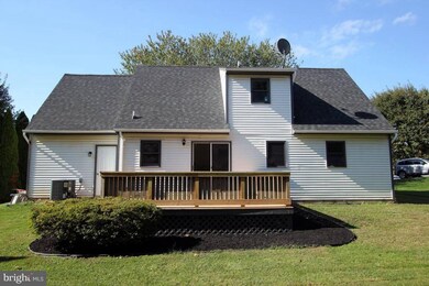 811 E Jefferson Ct, Lancaster, PA 17602 - photo 2