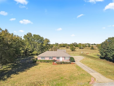 8805 E Hampton Rd, Claremore, OK 74019 - photo 2