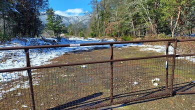 000 Redwood Hwy, Cave Junction, OR 97523 - photo 5