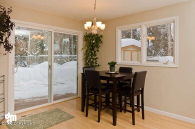 [photo 1494416] Dining Room